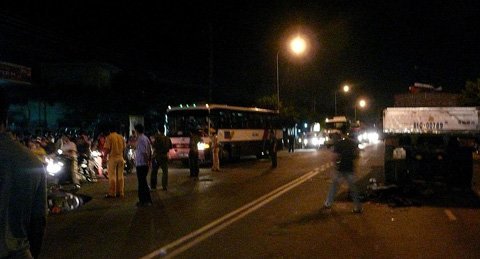 Tai nạn thương tâm, xe tải cán chết 2 người